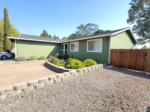 990 Springfield Ct, Windsor, CA 95492 photo 4