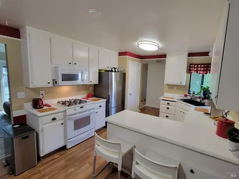 990 Springfield Ct, Windsor, CA 95492 photo 11