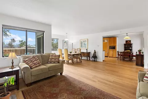560 March Ave, Healdsburg, CA 95448 photo 2
