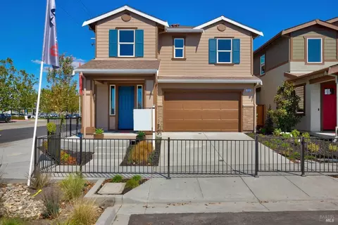 1201 Del Rancho Way, Petaluma, CA 94954