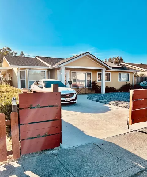 907 2nd St, Fairfield, CA 94533