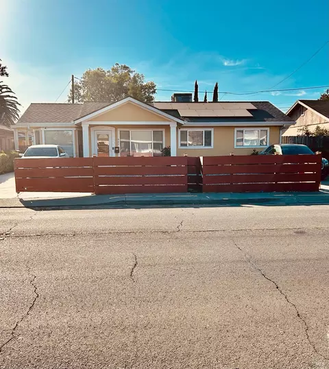 907 2nd St, Fairfield, CA 94533 photo 2
