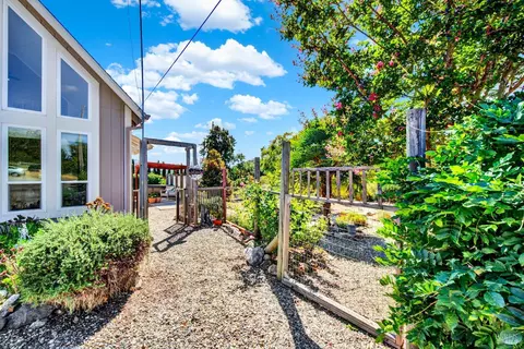 12109 Henno Rd, Glen Ellen, CA 95442