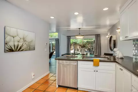 582 Rainbow Dr, Napa, CA 94558 photo 10