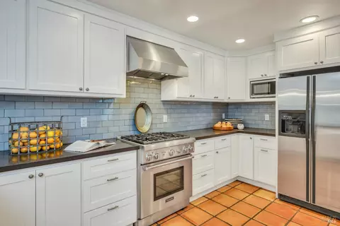 582 Rainbow Dr, Napa, CA 94558 photo 8