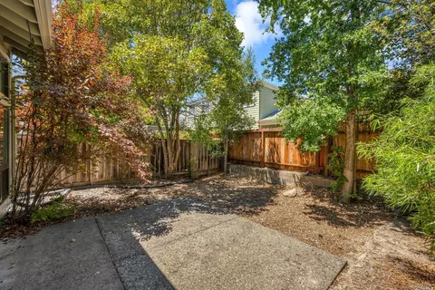 582 Rainbow Dr, Napa, CA 94558 photo 32