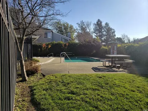 582 Rainbow Dr, Napa, CA 94558 photo 33