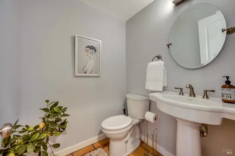 582 Rainbow Dr, Napa, CA 94558 photo 12