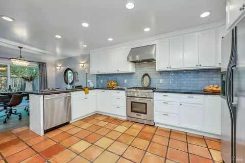 582 Rainbow Dr, Napa, CA 94558 photo 11