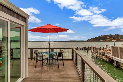 7 Sandy Beach Rd, Vallejo, CA 94590