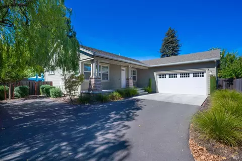 1672 E St, Napa, CA 94559