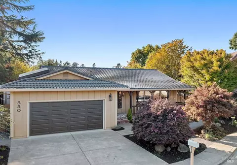 550 Teresa Ct, Sebastopol, CA 95472
