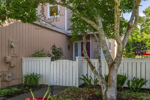 2317 Morningside Cir, Santa Rosa, CA 95405