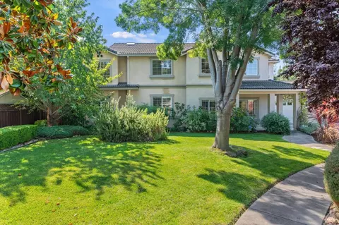 137 Capstone Ct, Napa, CA 94559