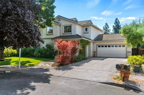 137 Capstone Ct, Napa, CA 94559 photo 2