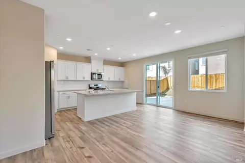2874 Shaver St, Fairfield, CA 94533 photo 6