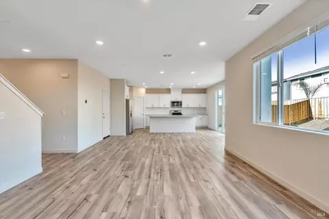 2874 Shaver St, Fairfield, CA 94533 photo 5