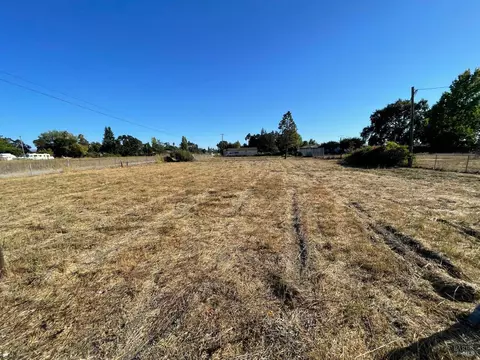 564 Bellevue Ave, Santa Rosa, CA 95407