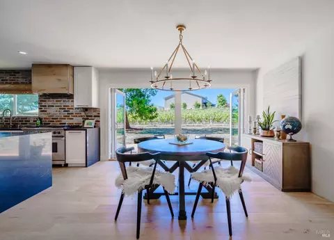 1040 Petra Dr, Napa, CA 94558