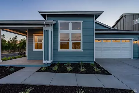 1222 Atascadero Dr, Windsor, CA 95492