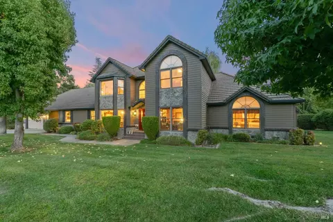 3948 Solar Hills Dr, Vacaville, CA 95688