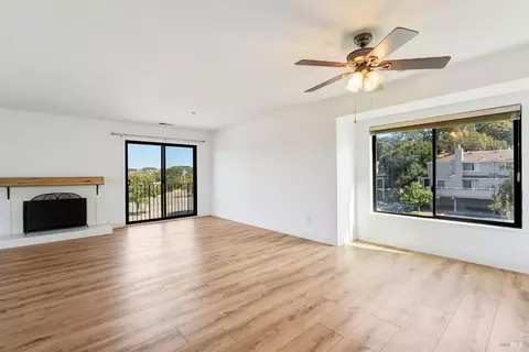 26 Lakeview Ct, Novato, CA 94947 photo 2