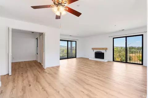 26 Lakeview Ct, Novato, CA 94947