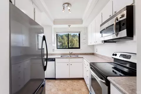 26 Lakeview Ct, Novato, CA 94947 photo 7