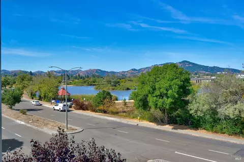 26 Lakeview Ct, Novato, CA 94947 photo 17