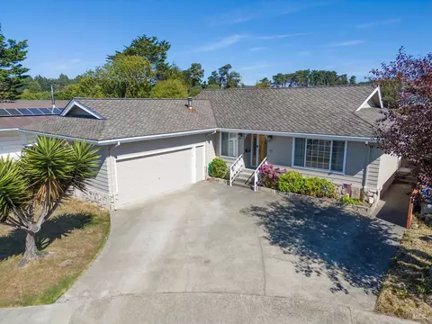 178 Jewett St, Fort Bragg, CA 95437