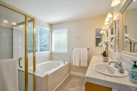 1290 Pedroncelli Dr, Windsor, CA 95492 photo 32