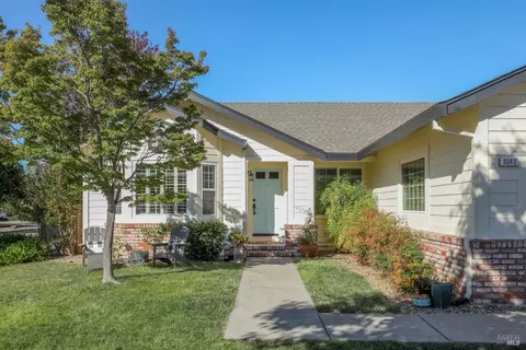 3543 Banyan St, Santa Rosa, CA 95403