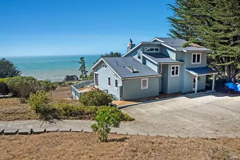 46840 Iversen Ln, Gualala, CA 95445