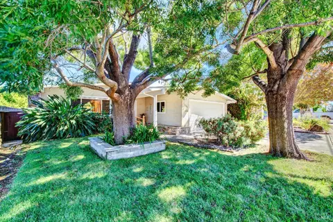 2460 Adrian St, Napa, CA 94558