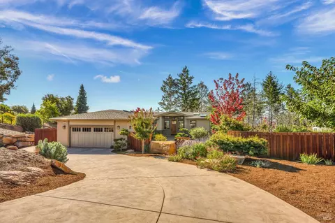 3891 Parker Hill Rd, Santa Rosa, CA 95404
