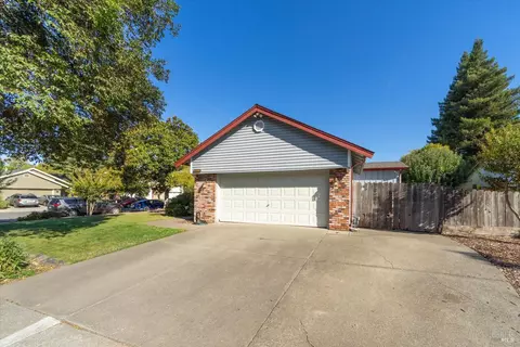 2401 Shoreline Dr, Napa, CA 94558