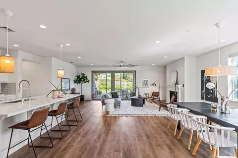 106 Heun Ln, Napa, CA 94558