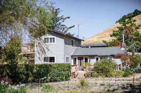 5461 Eagle Ridge Rd, Penngrove, CA 94951 photo 2
