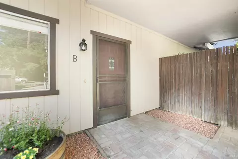 1019 King St, Santa Rosa, CA 95404