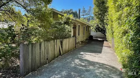 925 Temple Ave, Santa Rosa, CA 95404