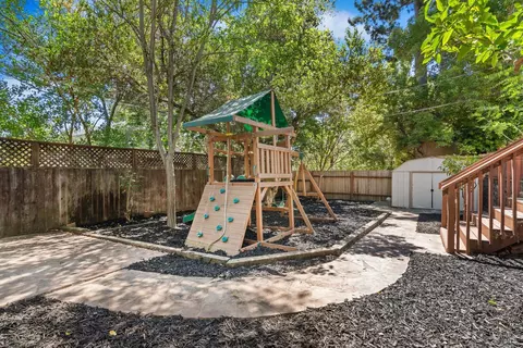 Exterior - 6 Fairview Ave, Vallejo, CA 94590 photo 6 of 7