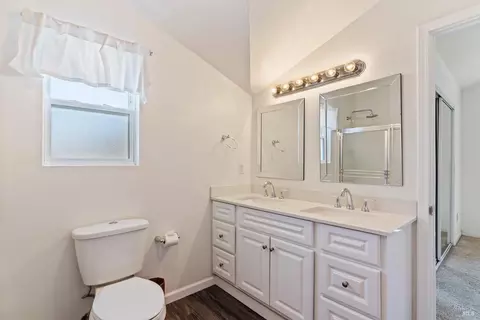 Bath - 6 Fairview Ave, Vallejo, CA 94590 photo 2 of 3
