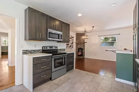 Kitchen - 6 Fairview Ave, Vallejo, CA 94590 photo 4 of 5