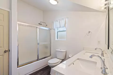 Bath - 6 Fairview Ave, Vallejo, CA 94590 photo 3 of 3