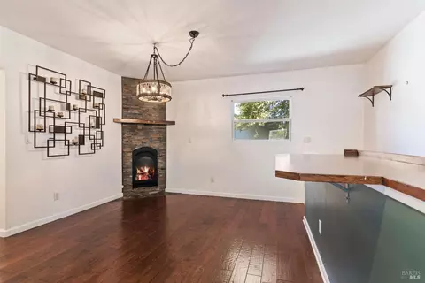 Living - 6 Fairview Ave, Vallejo, CA 94590 photo 4 of 4