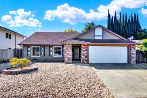154 Kingswood Ave, Vacaville, CA 95687