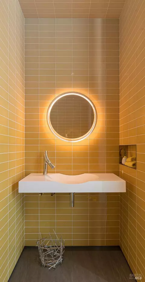 Bath - Undisclosed, Healdsburg, CA 95448 photo 1 of 3
