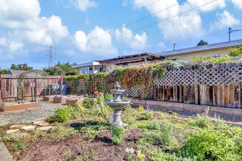 275 Cottonwood Dr, Vallejo, CA 94591 photo 25