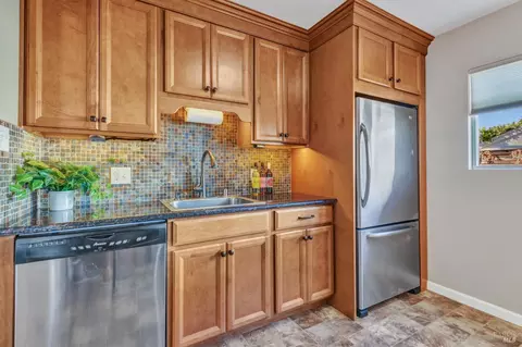 275 Cottonwood Dr, Vallejo, CA 94591 photo 9