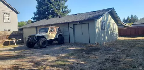 2488 Giffen Ave, Santa Rosa, CA 95407